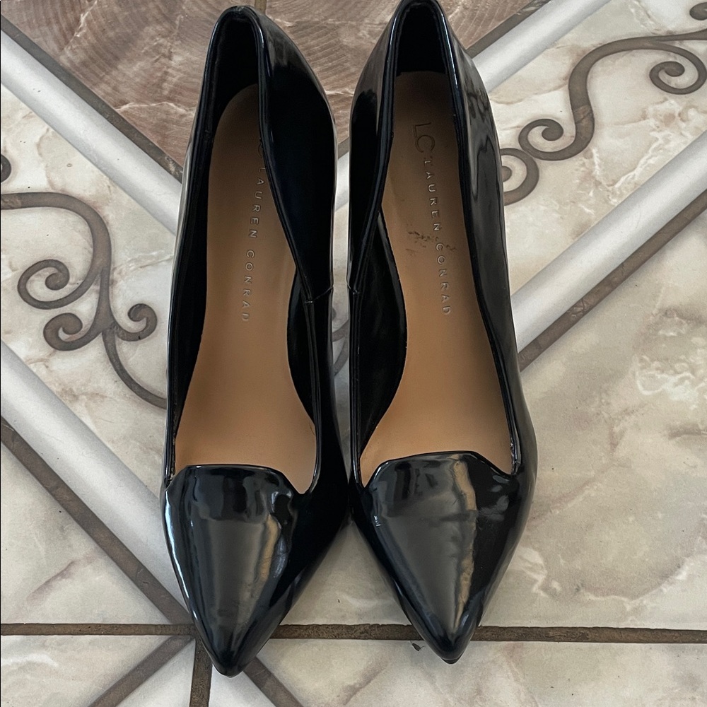 LC Lauren Conrad Black Patent Pointed Pumps